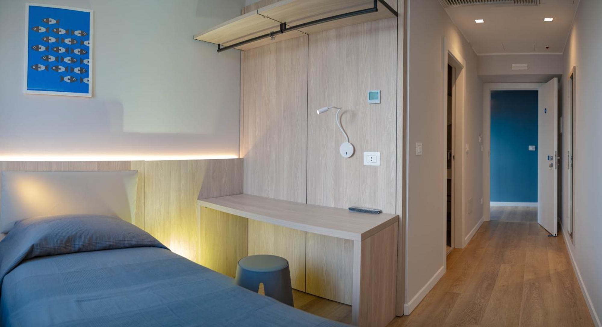 Hotel Tritone Триест Экстерьер фото