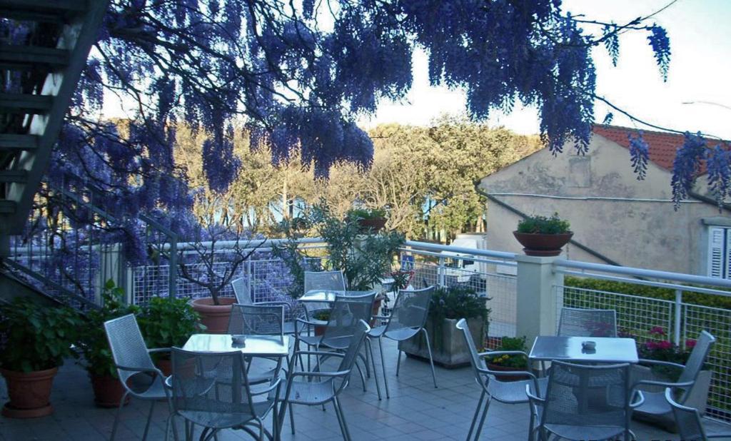 Hotel Tritone Триест Экстерьер фото